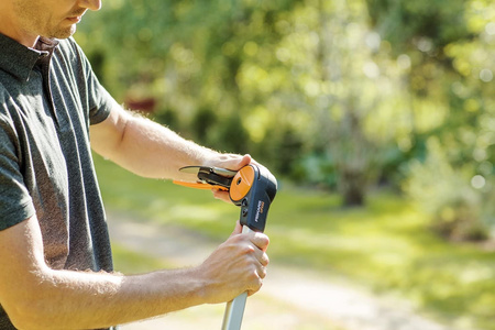 Sekator uniwersalny żyrafa UPX82 1023625 Fiskars