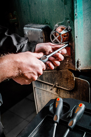 NEO ZESTAW WKRĘTAKÓW I KOŃCÓWEK WKRĘTAKOWYCH 37szt 04-210