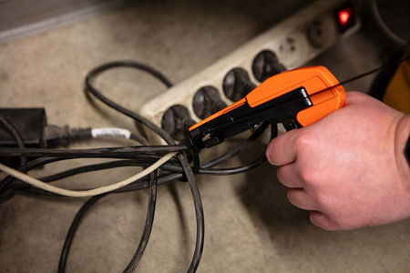 NEO PISTOLET DO OPASEK ZACISKOWYCH 01-615