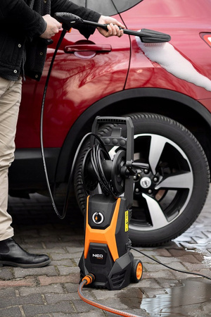 NEO MYJKA CIŚNIENIOWA Z AKCESORIAMI 1600W 135 BAR 04-630