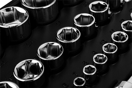 NEO KLUCZE NASADOWE 1/4 1/2 110el CRV ZESTAW NARZĘDZI WALIZKA 10-066