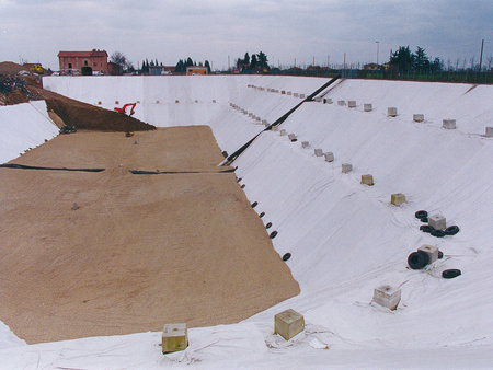 GEOWŁÓKNINA DROGOWA DRENAŻOWA 200G 4x30M 120m2