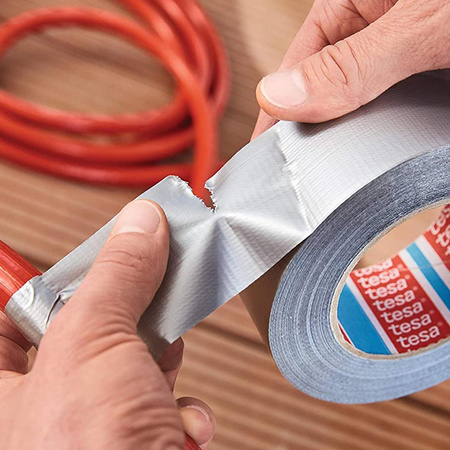 Taśma naprawcza Duct Tape Pro srebrna 50mmx50m 74613-00003 Tesa