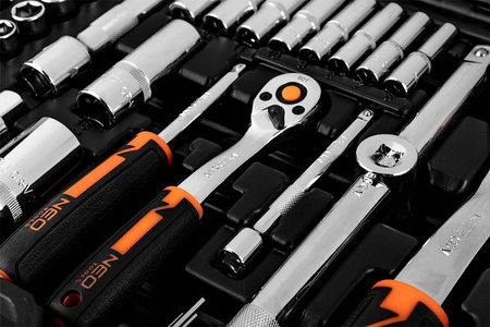 NEO KLUCZE NASADOWE 1/4 1/2 110el CRV ZESTAW NARZĘDZI WALIZKA 10-066